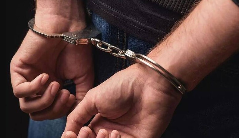 Θεσσαλονίκη: Δίωξη σε 42χρονο για τον ξυλοδαρμό του πατέρα του - Η κατάθεση του γιατρού οδήγησε στη σύλληψή του