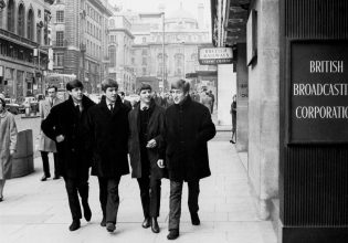Η ιστορική ημέρα που οι Beatles τραγούδησαν Μίκη Θεοδωράκη
