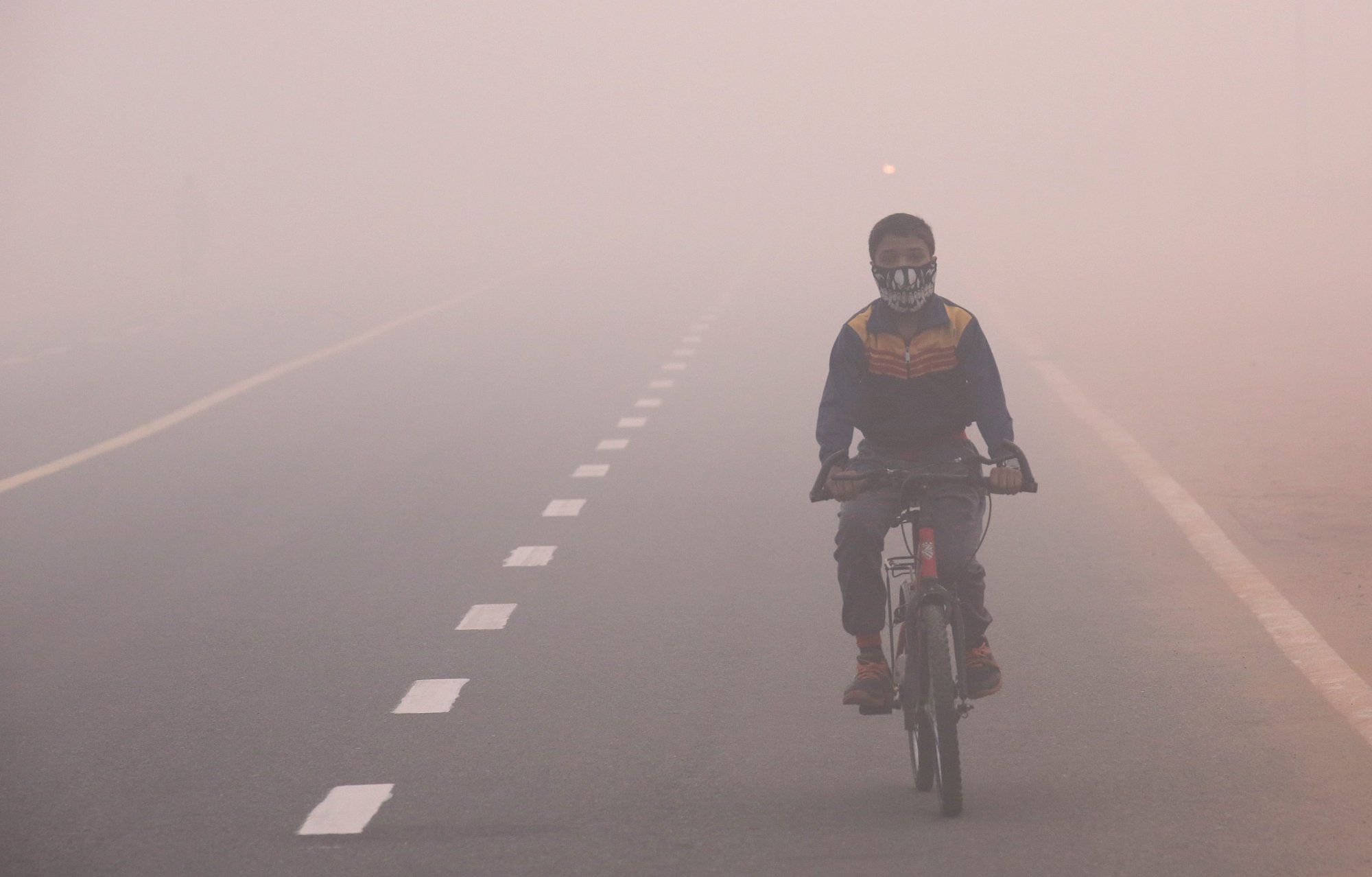 H ατμοσφαιρική ρύπανση υπεύθυνη για 1 στους 14 θανάτους στην Ινδία