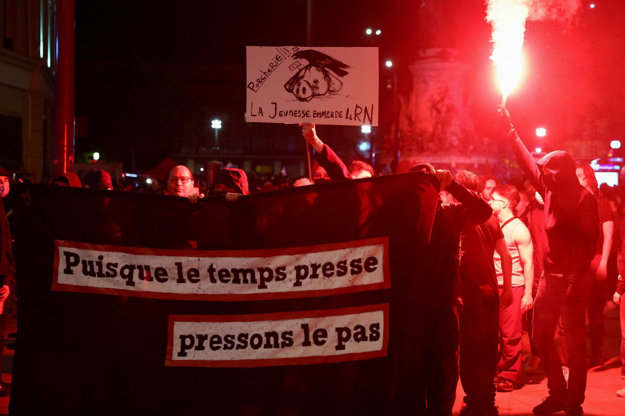 Η ακροδεξιά κερδίζει στη Γαλλία - αλλά οι νέοι στρέφονται προς την αριστερά