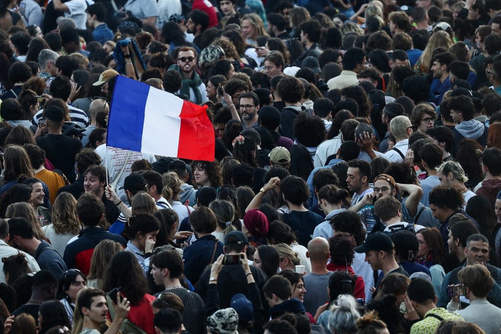 Η δύσκολη επόμενη μέρα στη Γαλλία: μπορεί αυτή η Εθνοσυνέλευση να βγάλει κυβέρνηση προοπτικής;