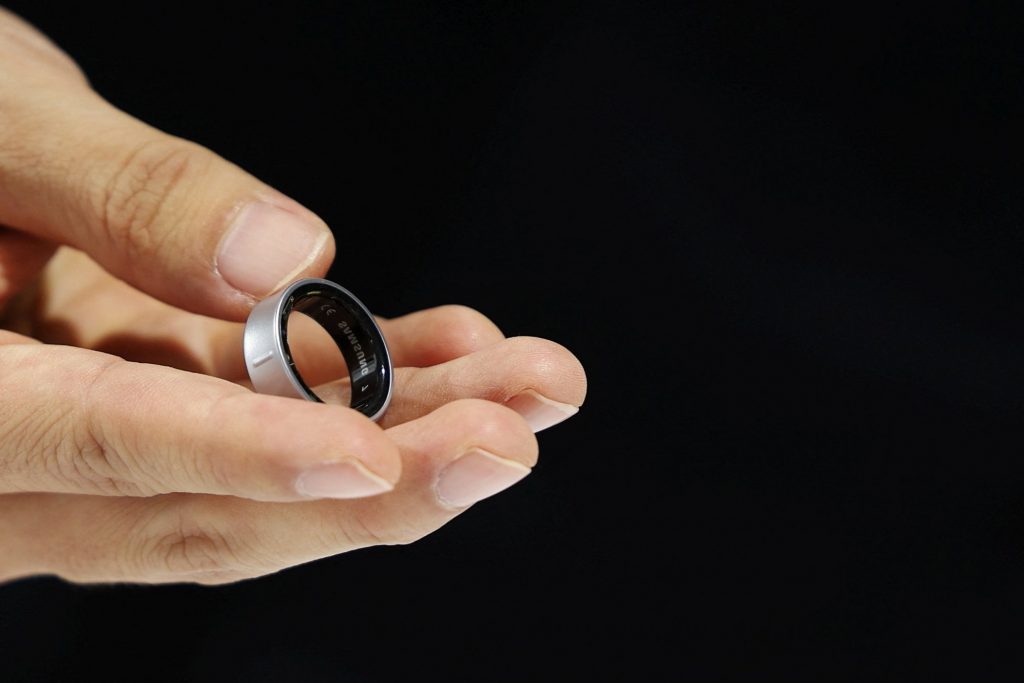 Samsung: Πρώτη μεγάλη εταιρεία τεχνολογίας που λανσάρει «έξυπνο δαχτυλίδι»