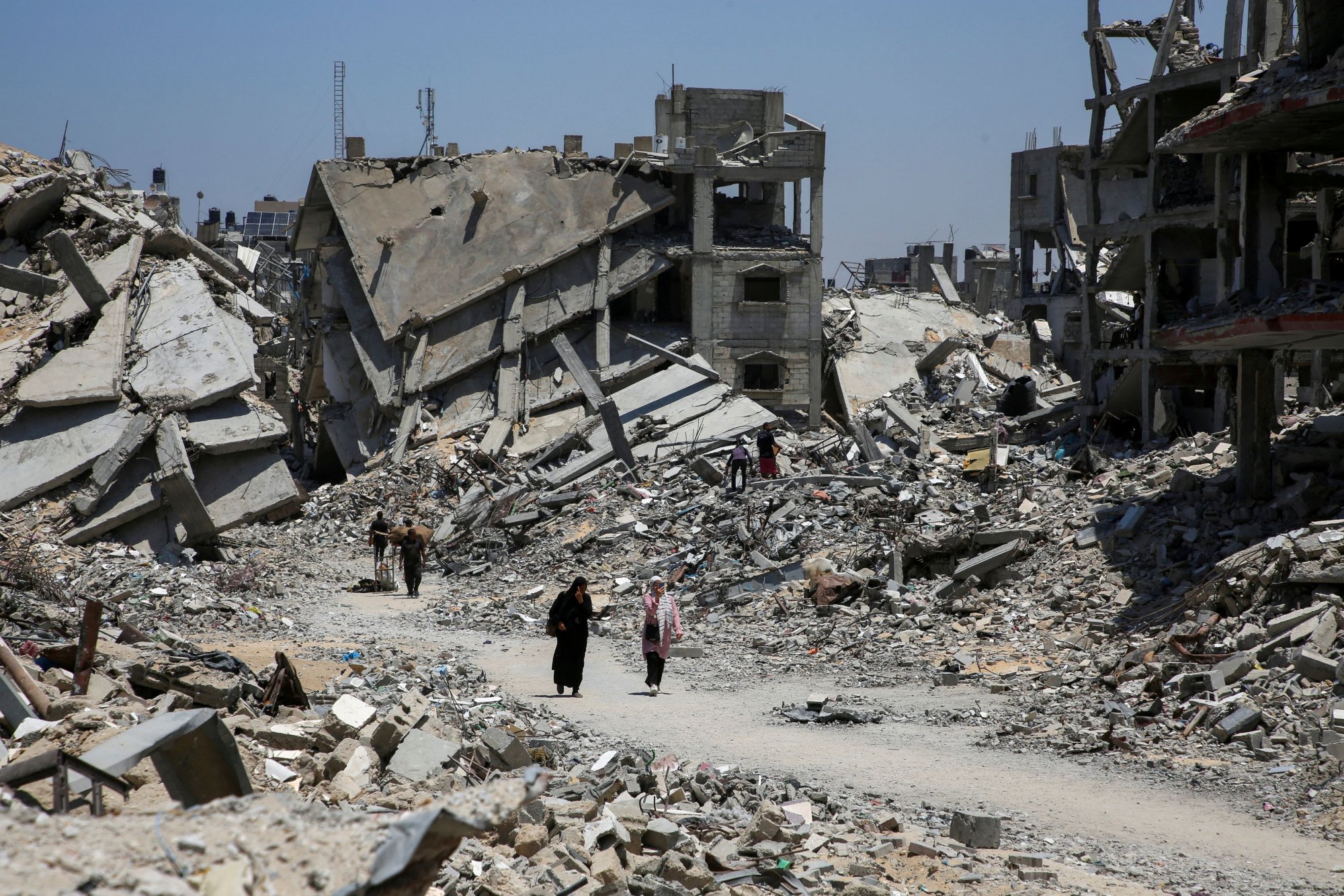 Γάζα: Σε απόγνωση οι άμαχοι - Μαζεύουν φύλλα μουριάς για να επιβιώσουν