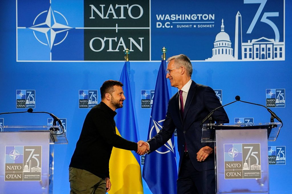 Καρλ-Χάιντς Καμπ: Η Ουκρανία είναι η πρώτη πρόκληση  για το ΝΑΤΟ