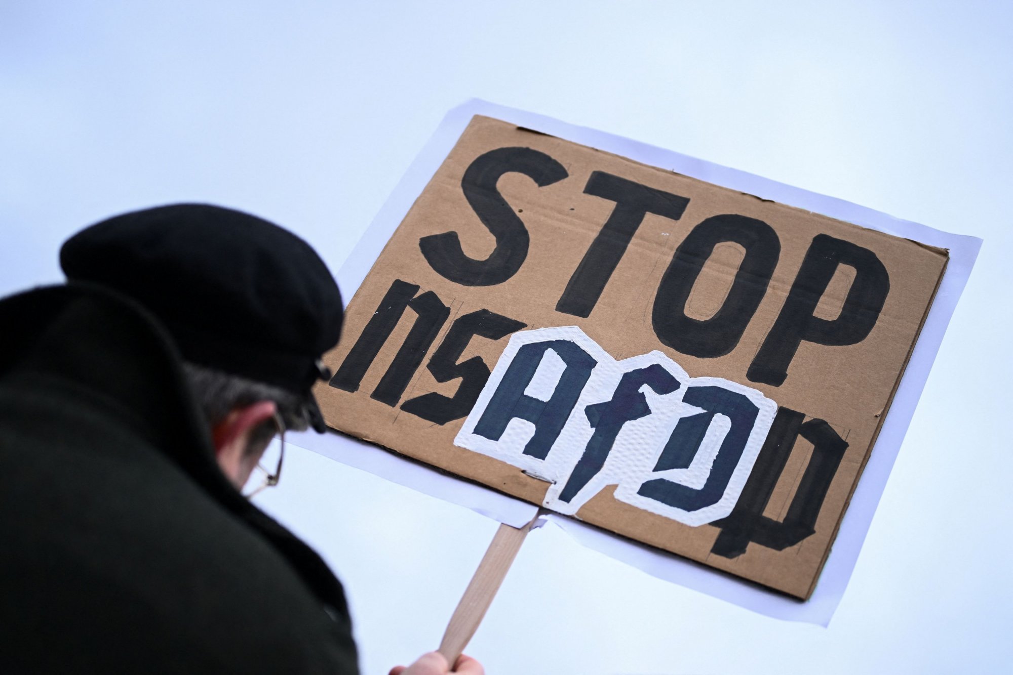 Γερμανία: Ένοχος για τη χρήση απαγορευμένου ναζιστικού συνθήματος ο επικεφαλής της AfD στη Θουριγγία