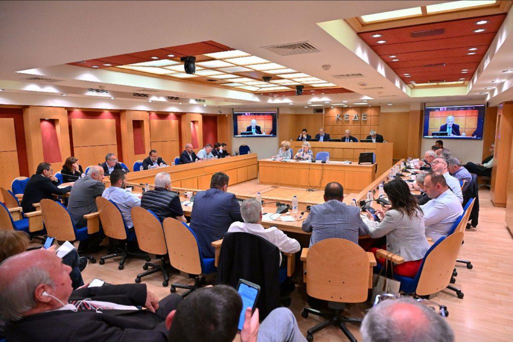 Παρουσία του υπουργού Εσωτερικών Θ. Λιβάνιου και του υφυπουργού Β. Σπανάκη, το ΔΣ της ΚΕΔΕ