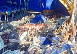 Κέρκυρα: Συνεθλίβη η θέση του οδηγού του τουριστικού λεωφορείου που «καρφώθηκε» σε νταλίκα (φωτογραφίες)