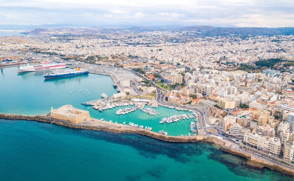 Παππάς στη Βουλή: Πουλάτε το λιμάνι του Ηρακλείου για μισό καράβι
