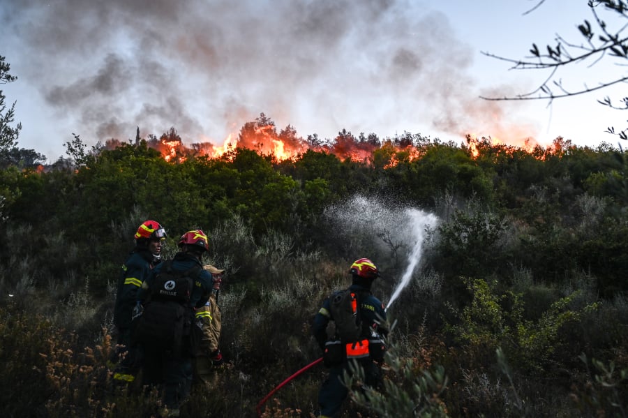 Φωτιά: Πολύ υψηλός κίνδυνος πυρκαγιάς τη Δευτέρα - Στο πορτοκαλί έξι Περιφέρειες