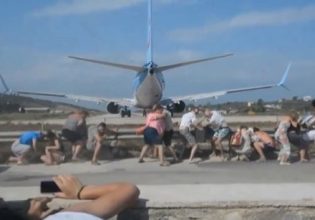 Σκιάθος: Νέο βίντεο από απογείωση θρίλερ – Οι τουρίστες συνεχίζουν να αγνοούν τις προειδοποιήσεις