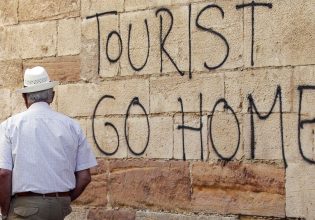 Υπερτουρισμός: Γιατί η Ευρώπη έγινε το επίκεντρο του αντι-τουρισμού