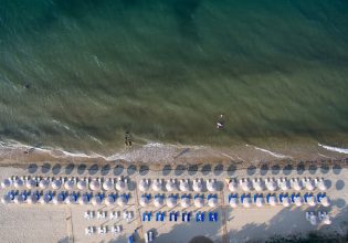 Το δύσκολο εγχείρημα των ελέγχων για παραβάσεις στις παραλίες – Στα 60.000 ευρώ φτάνουν τα πρόστιμα