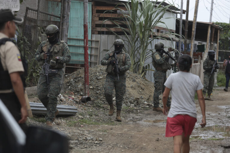 Ισημερινός: Η αστυνομία απελευθέρωσε 49 ανθρώπους που είχαν απαχθεί από ένα καρτέλ