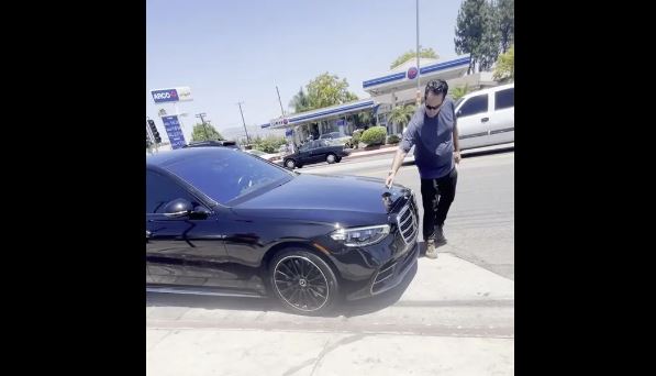 Καλιφόρνια: Βίντεο σοκ - Οδηγός χαστουκίζει αυτιστικό παιδί επειδή ακούμπησε το ακριβό αμάξι του