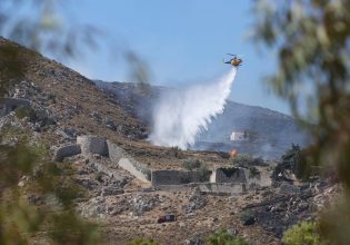 Φωτιά: Πετούσαν πέτρες στο ελικόπτερο της πυροσβεστικής στην Κρήτη