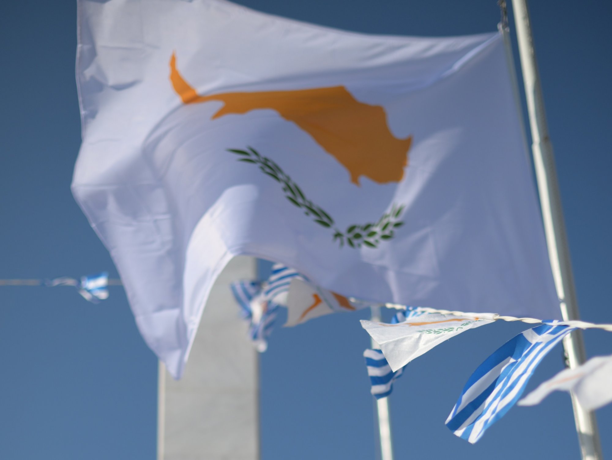 Προσέγγιση συνεργασίας μέσω Κύπρου για Κασσελάκη και Ανδρουλάκη