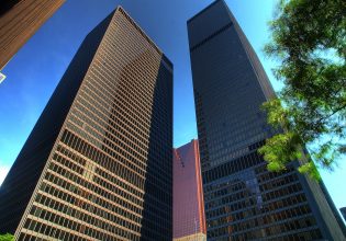Καναδάς: Δικηγόρος έπεσε στο κενό από ουρανοξύστη – Το βραβείο που πήρε μετά θάνατον