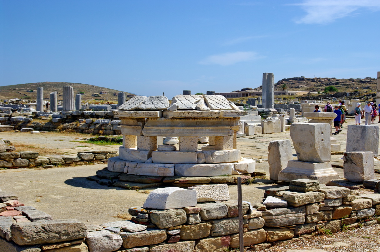 Βυθίζεται το ελληνικό νησί που είναι γνωστό ως η γενέτειρα του Απόλλωνα