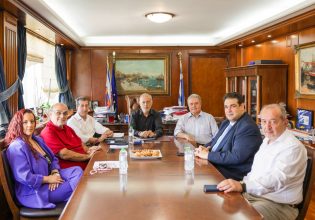 Συνάντηση Δημάρχου Πειραιά Γιάννη Μώραλη με τον Υπουργό Εσωτερικών Θεόδωρο Λιβάνιο