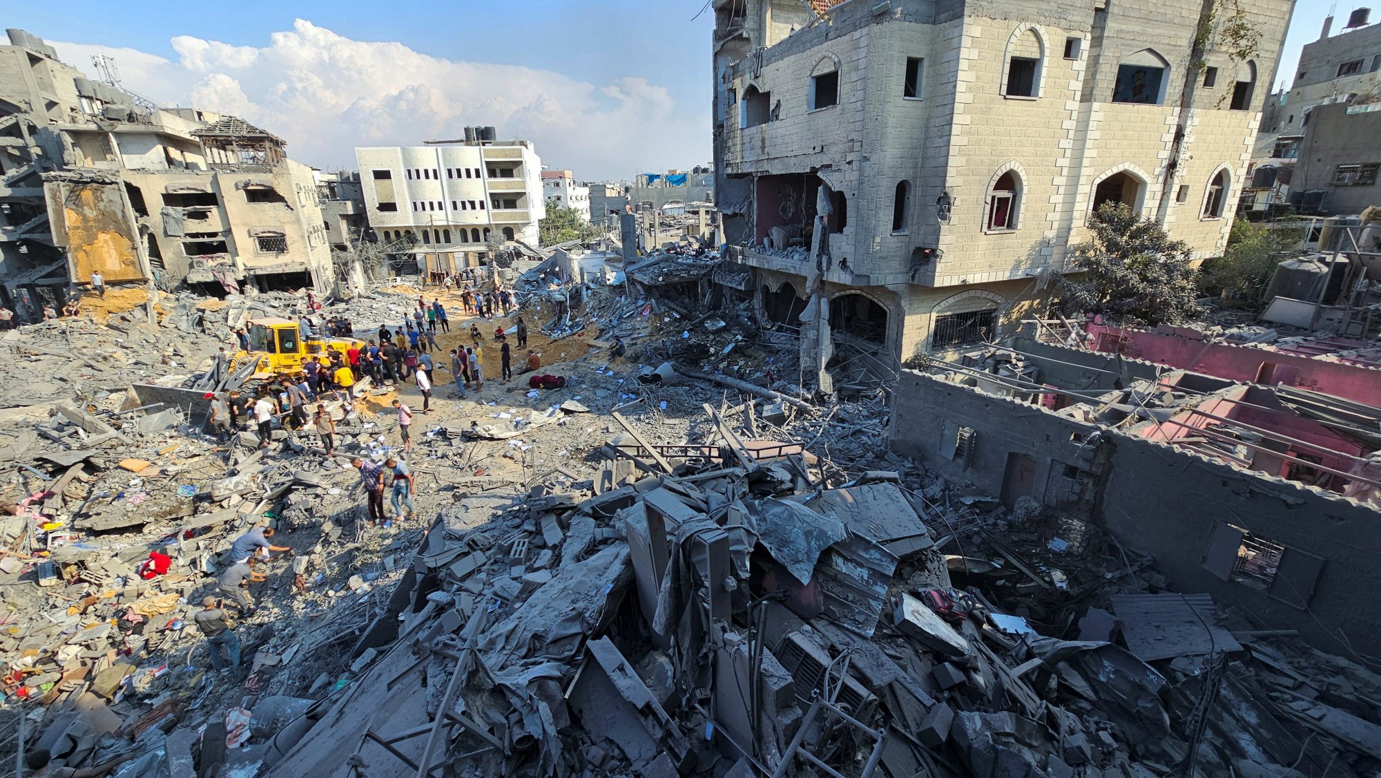 Πόλεμος στη Γάζα: Βρέθηκαν πάνω από εξήντα σοροί κάτω από τα συντρίμμια
