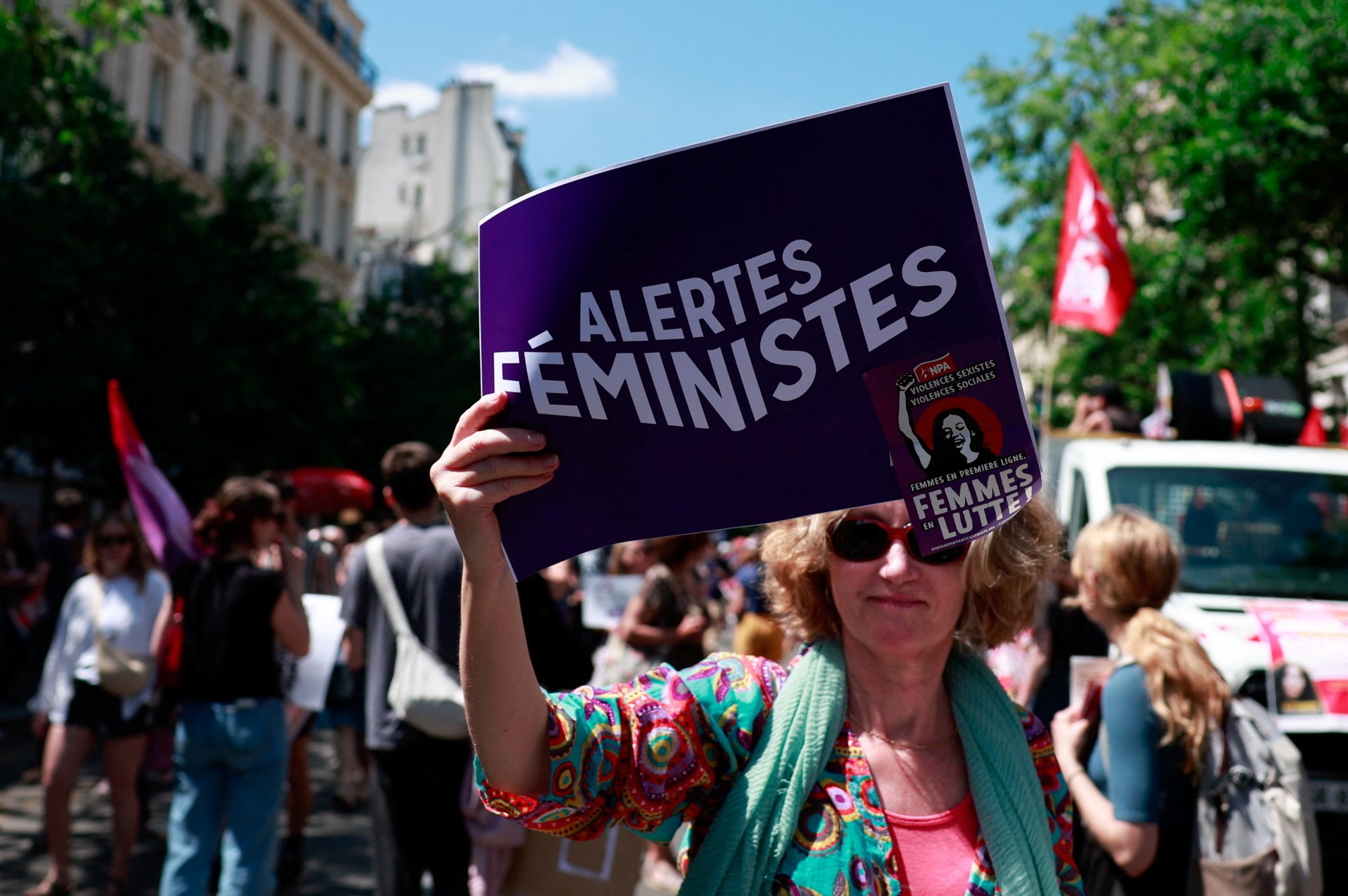 Η Γαλλία χρωστάει την ήττα της ακροδεξιάς στις φεμινίστριες;