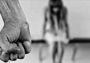 Αιτωλοακαρνανία: Ξυλοκόπησε την πρώην σύζυγό του και την έριξε στη θάλασσα – Τον αναζητά η αστυνομία