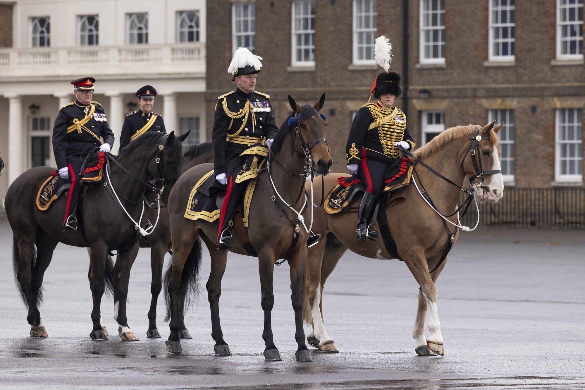 Μεγάλη Βρετανία: Η βασιλική οικογένεια ψάχνει υπάλληλο για να φροντίζει τα άλογα - Το «παράδοξο» με τον μισθό