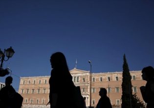 Ακρίβεια: Μειώνουν τις αγορές ακόμη και για τρόφιμα οι Έλληνες – Ένας στους δύο δεν θα κάνει φέτος διακοπές