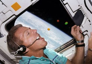 Τα φαγητά που απαγορεύεται να τρώνε οι αστροναύτες στο διάστημα – και γιατί