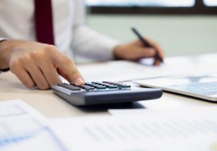 Τι θα γίνει με τις φορολογικές δηλώσεις – Στα «χαρακώματα» λογιστές – ΥΠΟΙΚ για παράταση της διαδικασίας