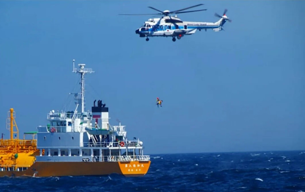 Ιαπωνία: Λουόμενη διασώθηκε 80 χλμ. από την ακτή - Βρισκόταν επί 36 ώρες στη θάλασσα