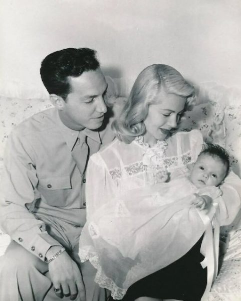Η Lana Turner με τον σύζυγό της Stephen Crane και την κόρη τους Cheryl Crane