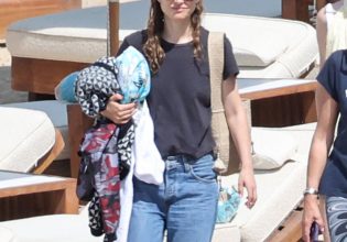 Νάταλι Πόρτμαν: Συνεχίζει τις διακοπές της στη Μύκονο – Νέες φωτογραφίες με την κόρη της