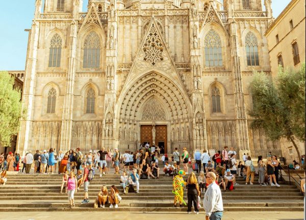 Πρόβλεψη στην Ισπανία για αριθμό – ρεκόρ τουριστών αυτό το καλοκαίρι