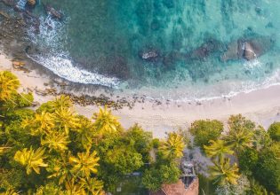 Με τιρκουάζ νερά και χρυσή άμμο - Πέντε ελληνικές παραλίες στη λίστα με τις καλύτερες «μυστικές» της Ευρώπης