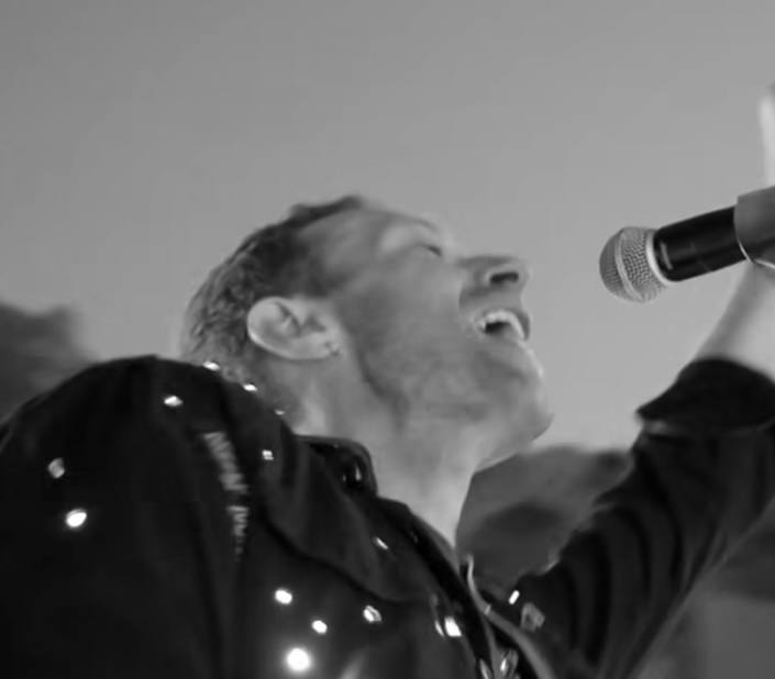 Coldplay: Το νέο τους βιντεοκλίπ από το Ηρώδειο μόλις κυκλοφόρησε και είναι φωτιά
