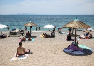 Γέμισαν οι παραλίες της Αττικής – Ανάσες δροσιάς αναζητούν οι Αθηναίοι