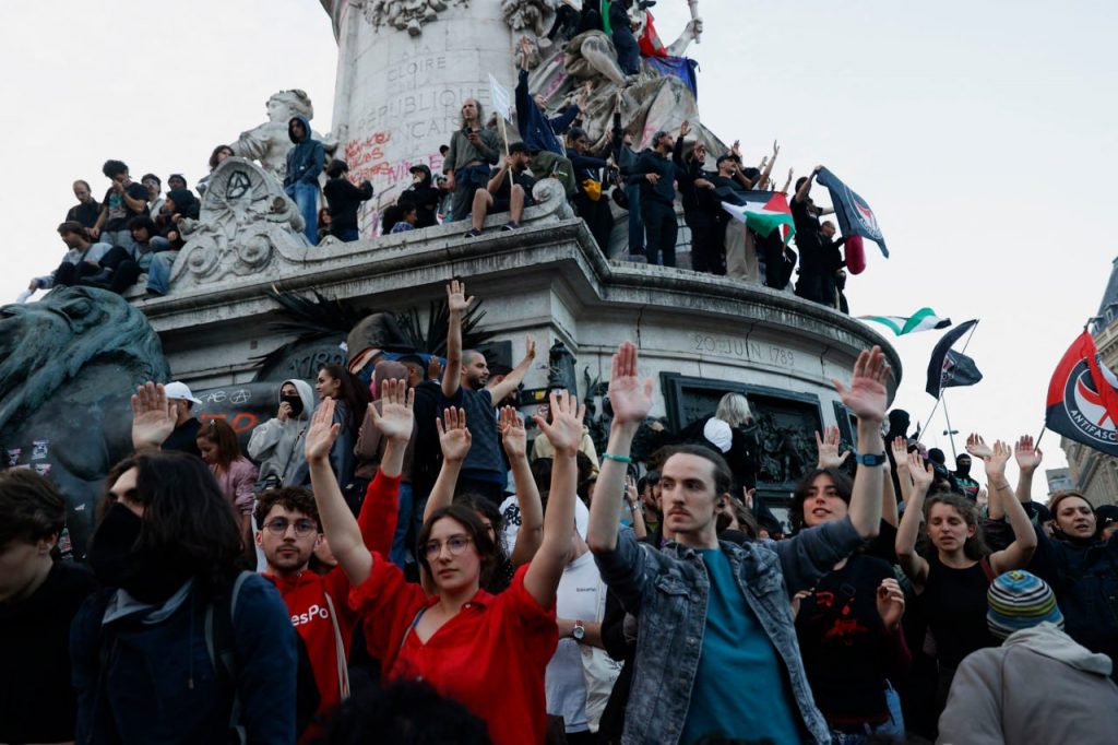 Της ανατροπής…