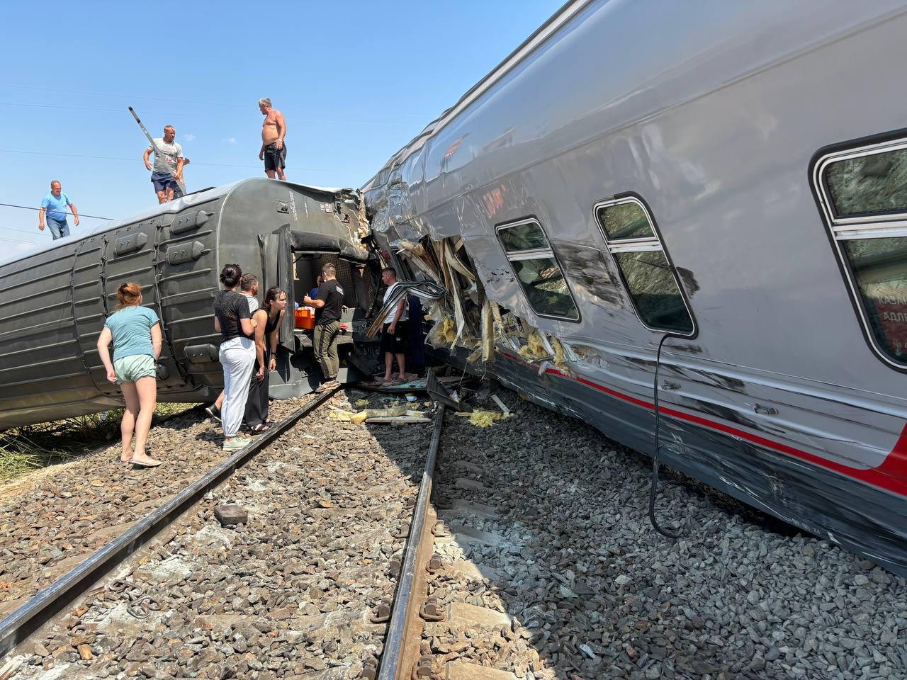 Ρωσία: Σύγκρουση τρένου με πάνω από 800 επιβάτες με φορτηγό - Αναφορές για 100 τραυματίες