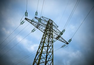 Ηλεκτρικό ρεύμα: Κόπηκε στα δύο το ενιαίο δίκτυο στην Ευρώπη – 10 ερωτοαπαντήσεις για τις υψηλές τιμές