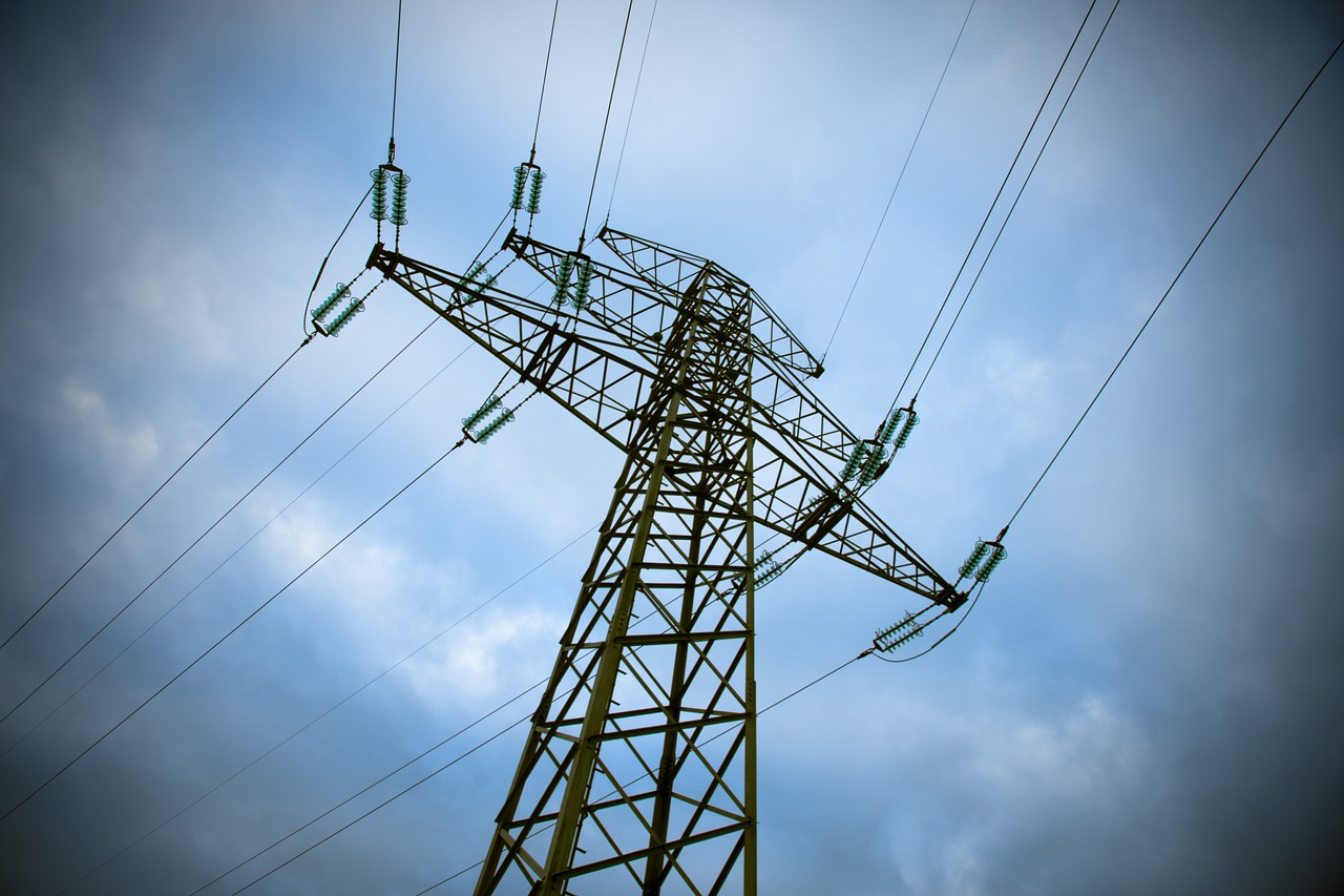 Ηλεκτρικό ρεύμα: Κόπηκε στα δύο το ενιαίο δίκτυο στην Ευρώπη - 10 ερωτοαπαντήσεις για τις υψηλές τιμές