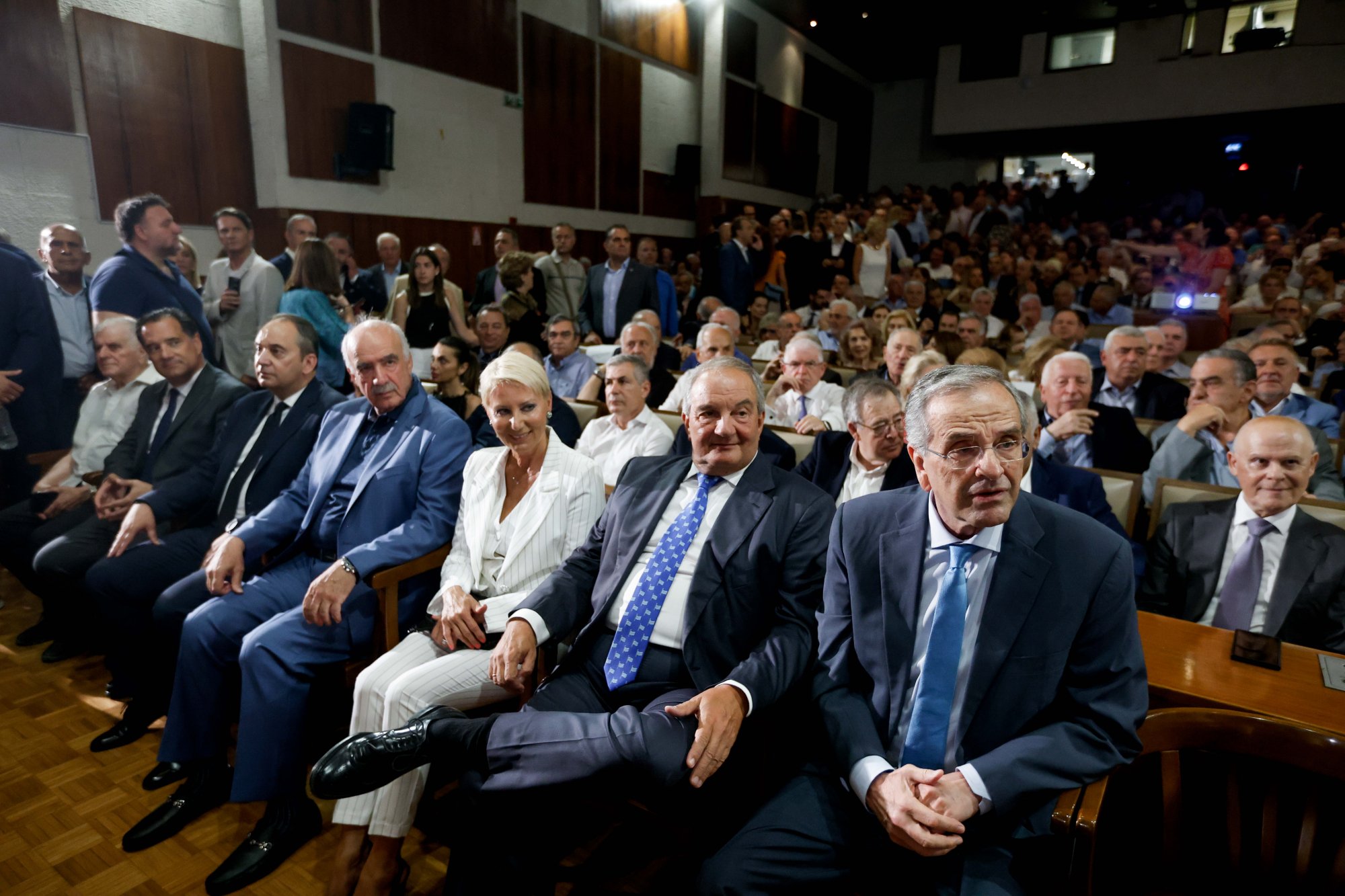 Εφιστά την προσοχή της Ελλάδας στην Τουρκία ο Καραμανλής - «Επιστροφή στις ρίζες» από Σαμαρά