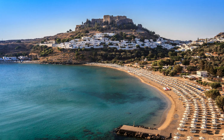 Τουρισμός: Πού έφτασαν οι ταξιδιωτικές εισπράξεις στην Ελλάδα τον Μάιο - «Αυξάνεται η προσφορά»