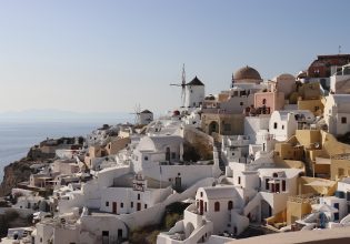 Το ελληνικό νησί με τις καλύτερες παραλίες για τους Ιταλούς