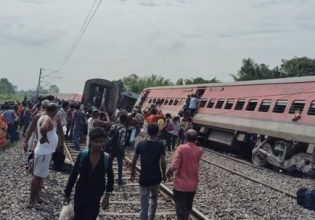 Ινδία: Πέντε άνθρωποι σκοτώθηκαν και πολλοί τραυματίστηκαν από εκτροχιασμό τρένου