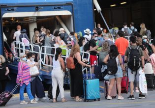 Έρευνα ΕΛΣΤΑΤ: Λιγότερες διανυκτερεύσεις επιλέγουν οι Ελληνες τουρίστες λόγω πληθωρισμού