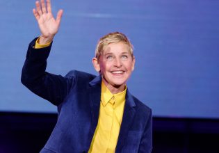 Η Ellen DeGeneres υπήρξε τοξική απέναντι στους συνεργάτες της αλλά τώρα δηλώνει: «Είμαι πολλά αλλά όχι κακιά»