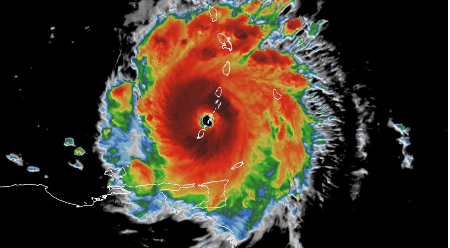 Καραϊβική: Η σεζόν των τυφώνων ξεκινά με τον 4ης κατηγορίας Μπεριλ