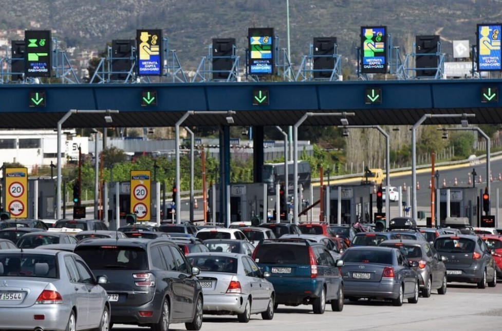 Φωτιά στην Αττική: Δωρεάν διόδια για διευκόλυνση των πυρόπληκτων – Ποιοι σταθμοί έχουν ελεύθερη διέλευση