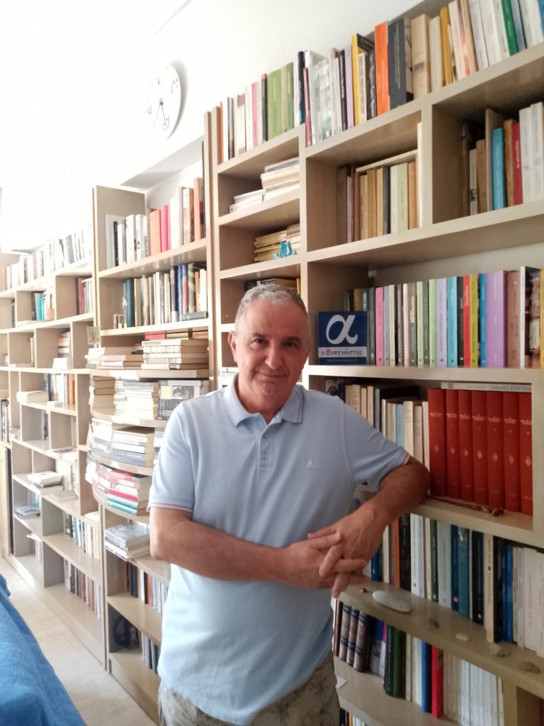 Θεόδωρος Γρηγοριάδης: «Είχα μια ροπή στο να τη φέρω στο σύστημα. Διάβαζα πολύ, κάθε βιβλίο από 15 χρόνων»